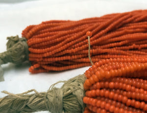 Full Tamba of Greasy Orange-Red 12º Seed Beads